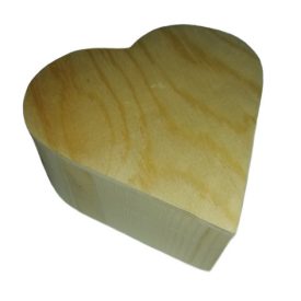 Szív alakú fa doboz, mágneses zárral Szív alakú fa doboz, mágneses zárral