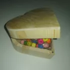 Szív alakú fa doboz, mágneses zárral