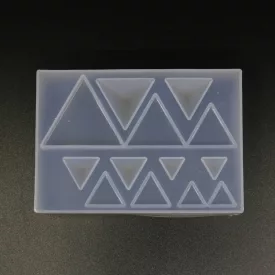   Szilikon öntőforma átlátszó vegyes háromszög 6,4cm x 9 cm x 2,2cm