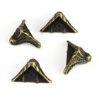 Fém dobozláb + csavarok 2,3cm x 2,3cm x 1,7cm 4db/cs.