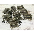 Zsanér íves bronz színű nagy 2db/cs. 25mm x 30mm 180 fokban nyílik, csavarokkal