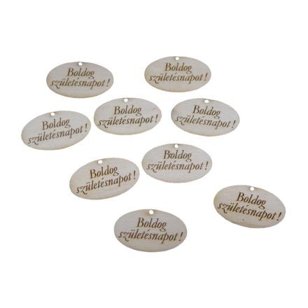 Natúr fa - "Boldog születésnapot" gravírozott ovál táblák 4cm x 2,5cm 10db/csomag