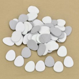 Szürke-fehér fa tojás 3cm 10db/cs. Szürke-fehér fa tojás 3cm 10db/cs.