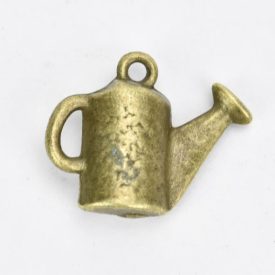 Fém medál - Locsolókanna 1,6cm x 1,3cm Fém medál - Locsolókanna 1,6cm x 1,3cm