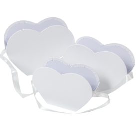 Papír doboz szív alakú szatén akasztóval fehér 24-22-19cm 3db-os szett   Papír doboz szív alakú szatén akasztóval fehér 24-22-19cm 3db-os szett