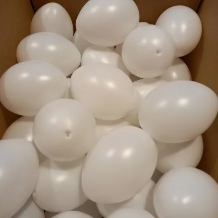 Műanyag tojás 6cm fehér